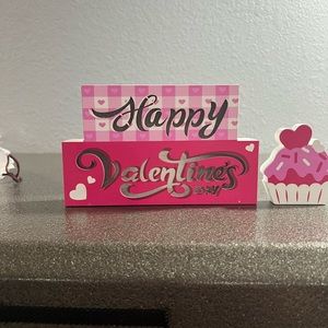 NWT - Valentine's Day Wooden Sign Table Decor With Light